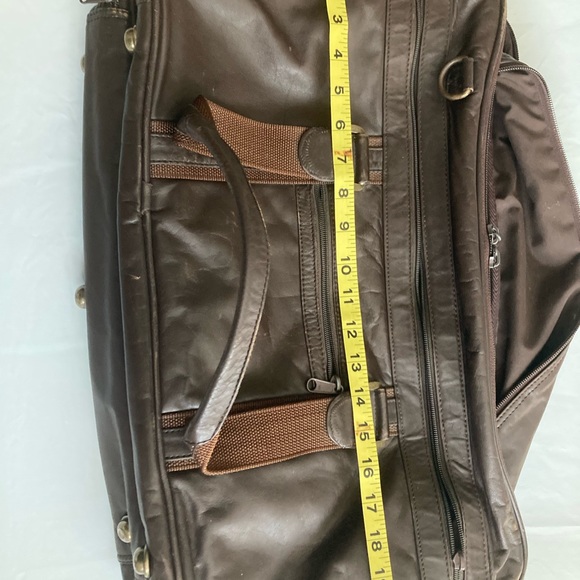 Vintage Soft Leather carry on luggage - Picture 13 of 16